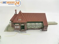 E439 Faller H0 110093 Gebäude Bahnhof "Wiesental" mit Bahnsteig / Licht