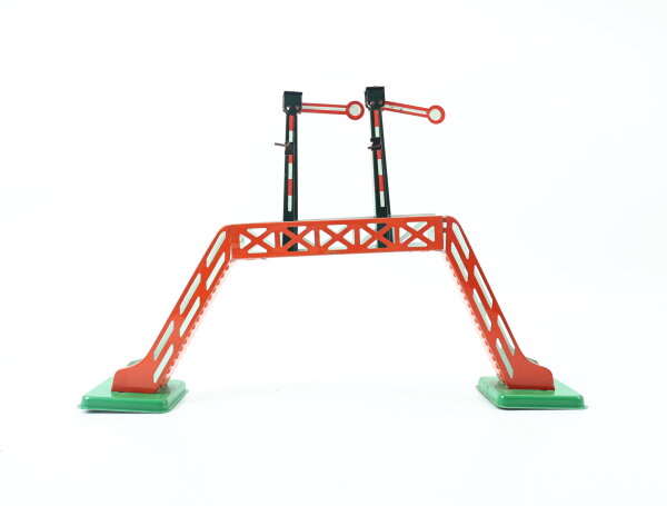 E1561 Spur 0 Gebäude Brücke Signalbrücke mit 2x Flügelsignal