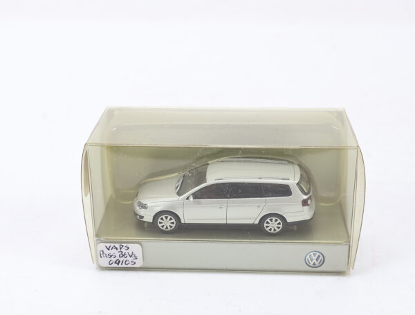 Wiking H0 Modellauto PKW Passat Variant VW Silber Metallic 1:87