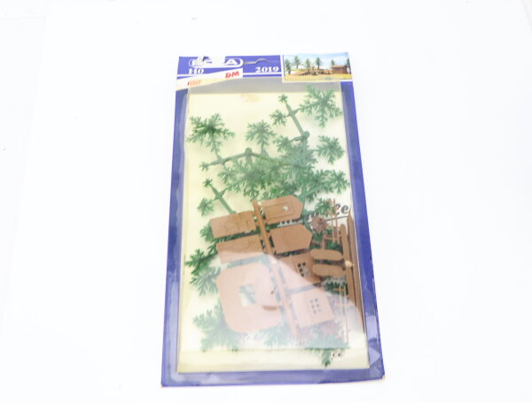 Pola H0 2019 Ausschmückung Bausatz Waldhütte mit Bachsteg und Bäumen