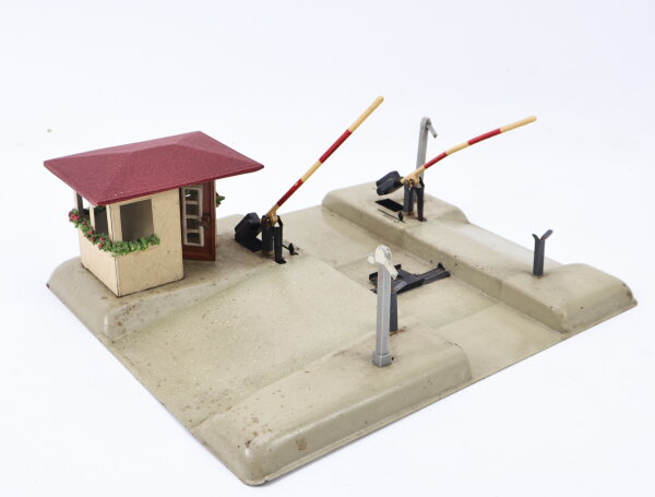 Spur 00 Bahnübergang mit Häuschen / Blech