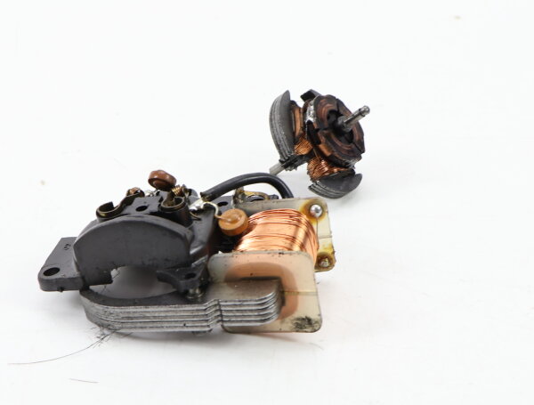 Märklin H0 216730 Ersatzteil Motorschild  mit Anker/Motor für Lok E03