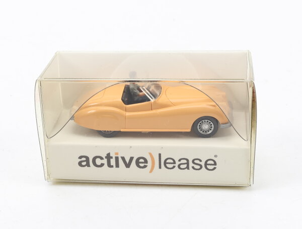 Wiking H0 Modellauto PKW Jaguar Sport mit Figur "active lease" gelb 1:87
