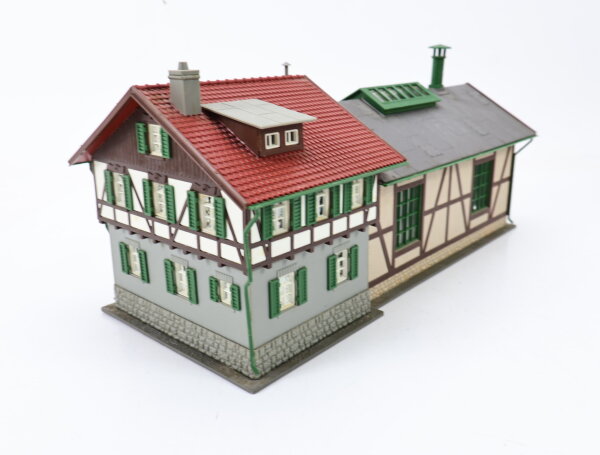 Pola H0 601 Gebäude Lokschuppen Fachwerk 1-ständig