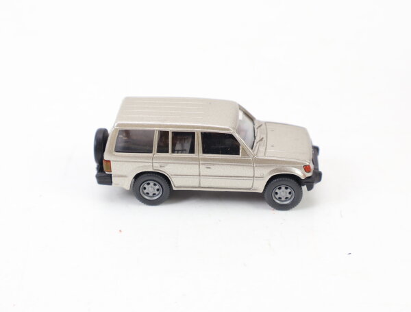 Wiking H0 2630320 Modellauto PKW Mitsubishi Pajero Silber 1:87