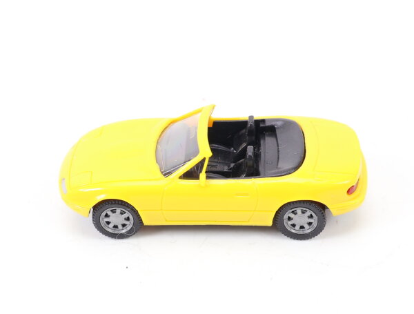 Wiking H0 1880216 Modellauto PKW Cabrio Mazda MX 5 gelb 1:87