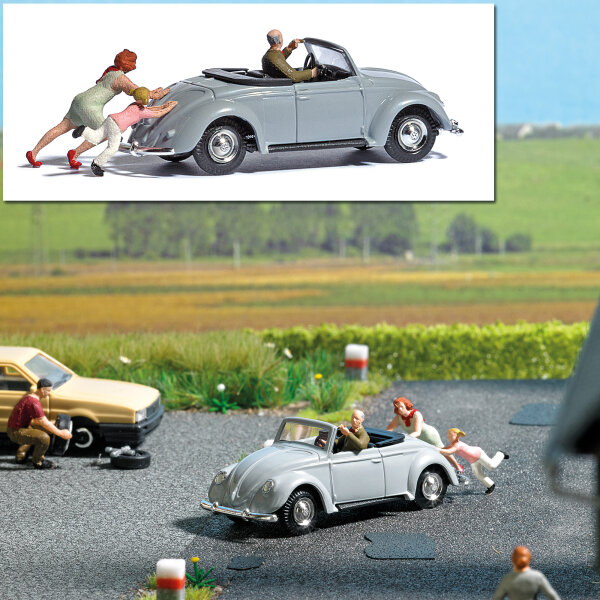 Busch H0 7823 Action Set: Anschieben mit Figuren & PKW Szenenset Diorama 1:87