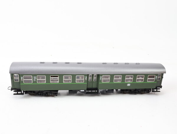 Roco H0 4250D Personenwagen Umbauwagen 2. Klasse grün DB / NEM AC