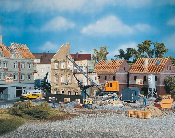 Faller H0 130466 Abbruchhaus mit Bagger