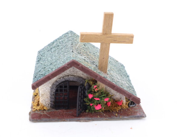 Spur H0 Gebäude kleine Kapelle Bergkapelle Gedenkstätte mit großem Holzkreuz