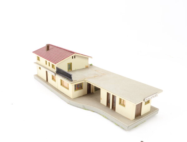 Pola N 201 Gebäude Bahnhof Reichenbach / Neustadt gebaut