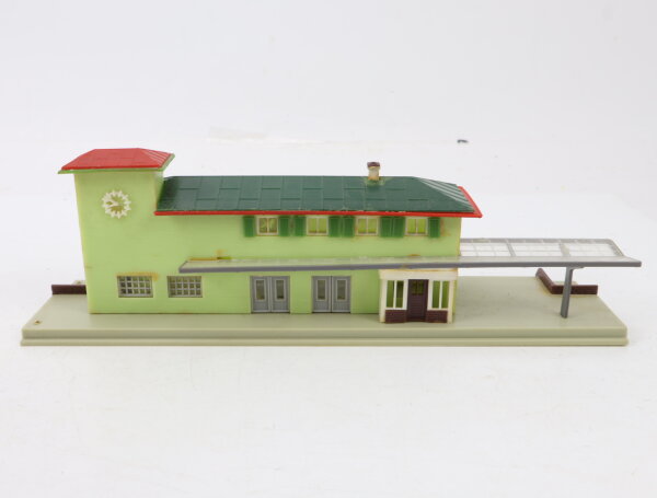 Faller N B-103/B-70Gebäude Bahnhof Schönblick gebaut
