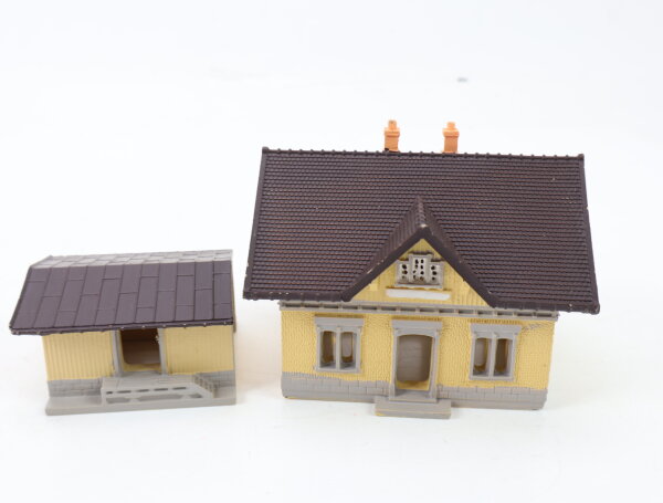 De Agostini N 011 Gebäude Bahnhof mit Güterschuppen / Resin