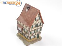 Spur H0 Gebäude Wohnhaus Altstadthaus Fachwerkhaus / Resin E488