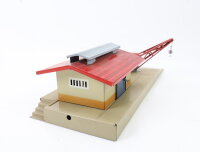 Kibri H0 0/49/83 Gebäude  Güterhalle mit Ladekran / Blech / Alt