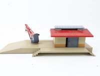 Kibri H0 0/49/83 Gebäude  Güterhalle mit Ladekran / Blech / Alt