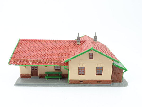 Faller H0  Gebäude Bahnhof Haltepunkt "Moosgrund" gebaut