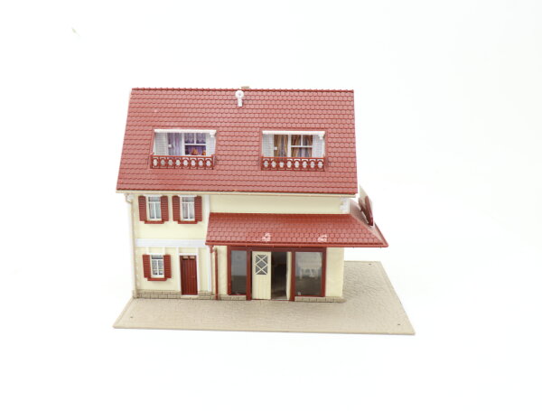 Vollmer H0 50711 Gebäude Wohnhaus mit Bäckerei Konditorei Lang / LED Licht