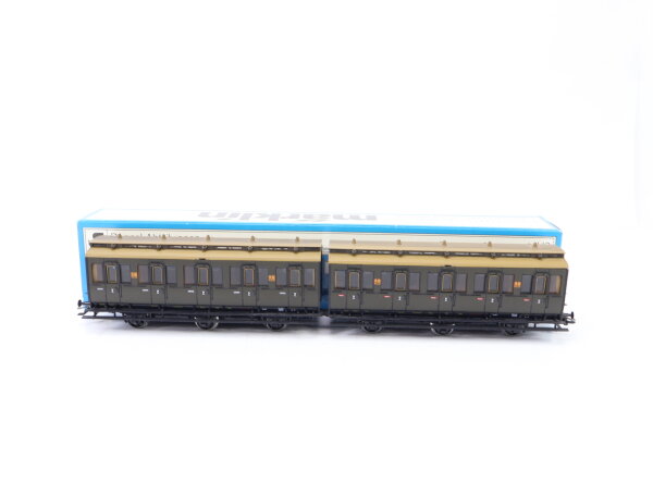 Märklin H0 4207 Personenwagen Doppel-Abteilwagen 2. Klasse 1557/1558 K.P.E.V.