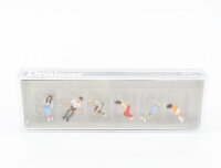 Preiser H0 10297 Figuren-Set Sitzende Jugendliche 1:87