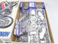 Tamiya 14057 Modell-Bausatz Motorrad Honda  RC30 VFR 750R / 1:12