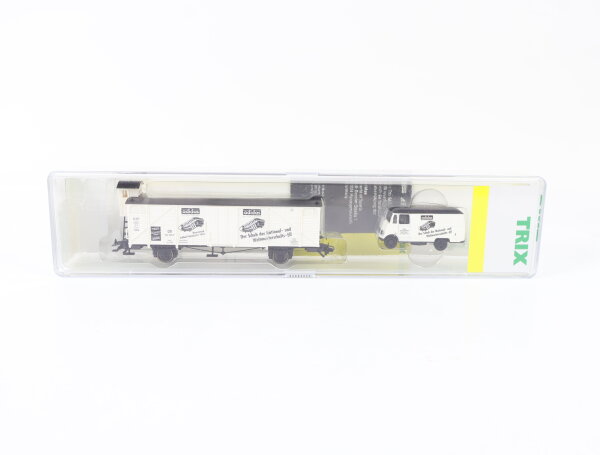 Trix H0 24077 Wagenset 2-tlg. Museumswagen 2006 mit Transporter "adidas" / NEM