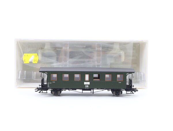 Brawa H0 45101 Personenwagen grün 330-607 DR / NEM