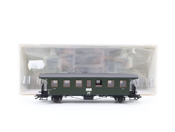 Brawa H0 45101 Personenwagen grün 330-607 DR / NEM