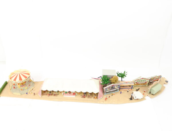 Spur H0 Diorama Szenerie Kirmes Rummel mit Festzelt Karussell Buden / Licht