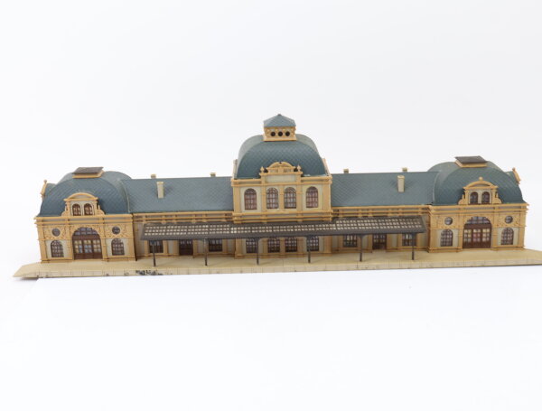 Vollmer N 7505 Gebäude Bahnhof "Baden-Baden" mit Bahnsteig