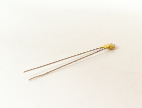 E1641 Fleischmann H0 644206 Ersatzteil 1x Kondensator 470pF ±20! 63V